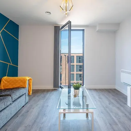 *new Build* 1 Bed Modern Apt - With Juliet Balcony - Roof Terrace - Digbeth, Centre - Free Netflix & Smart Tv Apartament *
