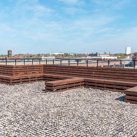 *new Build* 1 Bed Modern Apt - With Juliet Balcony - Roof Terrace - Digbeth, Centre - Free Netflix & Smart Tv Birmingham